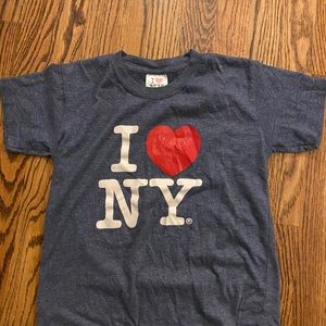 A I heart New York shirt.
